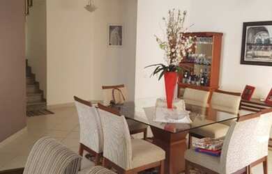 Imagem: A casa em condomínio possui 3 Dormitórios, 5 Banheiros, 2