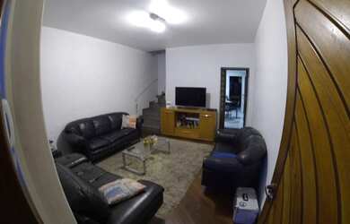 Imagem: A casa possui 3 Dormitórios, 4 Banheiros, 1 Vaga na garagem