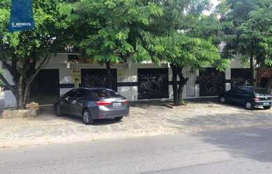 Imagem: O depósito possui 5 Vagas na garagem, 30m² de Área e está