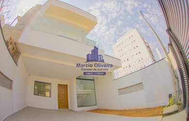 Imagem: A casa possui 3 Dormitórios, 2 Vagas na garagem, 150m² de