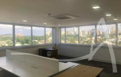 Imagem: O depósito possui 3 Vagas na garagem e 120m² de Área e está