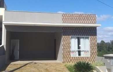 Imagem: A casa em condomínio possui 3 Dormitórios, 2 Banheiros, 4