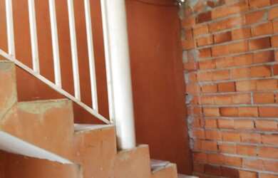 Imagem 3: Aluga casa 550. Varanda, Área de serviço, 1 Banheiroe1 Dormitório