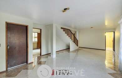 Imagem 3: IMOBILIARIA JUVEVÊ VENDE RESIDENCIA BACACHERI JARDIM SOCIAL4 DORM PRX DREAMLAND COMERCIAL