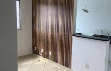 Imagem: O apartamento possui 2 Dormitórios, 1 Banheiro, 1 Vaga na garagem