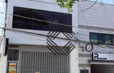 Imagem: O depósito possui 2 Vagas na garagem, 450m² de Área e está