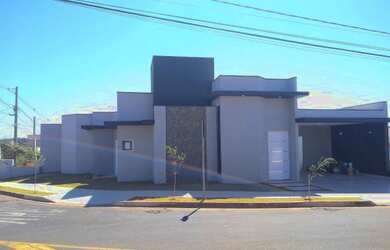 Imagem: A casa em condomínio possui 3 Dormitórios, 4 Banheiros, 140m²