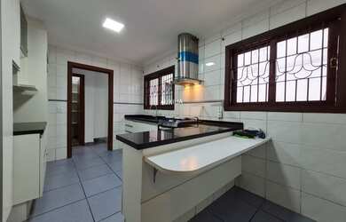 Imagem 16: Casa de Alto Padrão para Venda ou Locação em Sorocaba no Jardim Emília