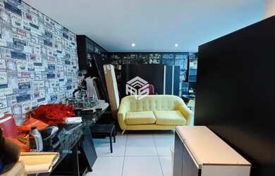 Imagem: O depósito para alugar possui 1 Vaga na garagem e 30m² de