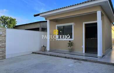 Imagem: A casa possui 3 Dormitórios, 1 Banheiro, 1 Vaga na garagem