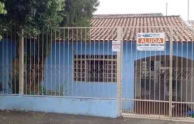 Imagem: A casa possui 3 Dormitórios, 2 Banheiros, 1 Vaga na garagem