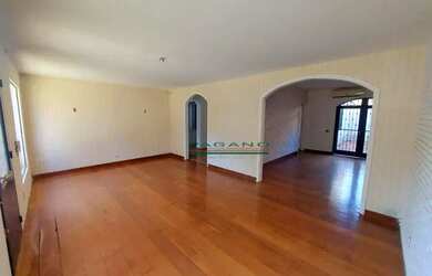 Imagem: O depósito possui 5 Vagas na garagem, 439m² de Área e está