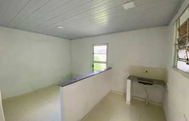 Imagem 2: ALUGA SE CASA R$530,00. Varanda, 1 Banheiroe1 Dormitório