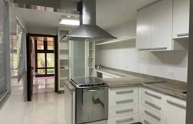 Imagem 14: Casa Arujazinho localização espetacular, fino acabamento