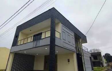 Imagem: A casa em condomínio possui 4 Dormitórios, 4 Banheiros e 252m²