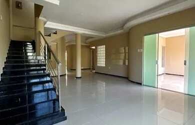 Imagem: A casa em condomínio possui 5 Dormitórios, 5 Banheiros, 2