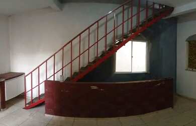 Imagem: A casa possui 1 Dormitório, 1 Banheiro e está localizado