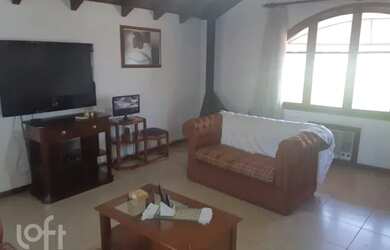 Imagem 1: Casa à venda Rua General Gomes Carneiro, Medianeira - Porto Alegre