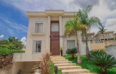 Imagem: A casa em condomínio possui 5 Dormitórios, 5 Banheiros, 2