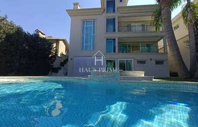 Imagem: A casa em condomínio possui 4 Dormitórios, 2 Banheiros, 4