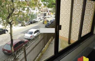 Imagem: A casa possui 5 Dormitórios, 3 Banheiros, 2 Vagas na garagem