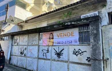 Imagem: A casa possui 3 Dormitórios, 3 Banheiros, 790-0m² de Área