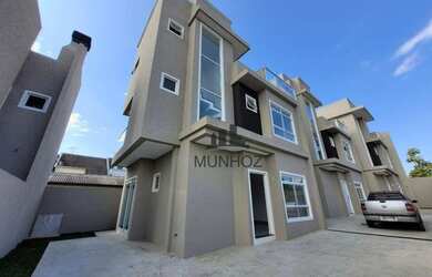 Imagem: A casa possui 3 Dormitórios, 2 Banheiros, 2 Vagas na garagem