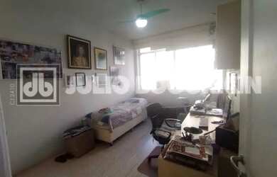 Imagem 7: COPACABANA - POSTO 4 - 3 QUARTOS - 2 BANHEIROS - DEPENDENCIAS COMPLETAS - VAGA