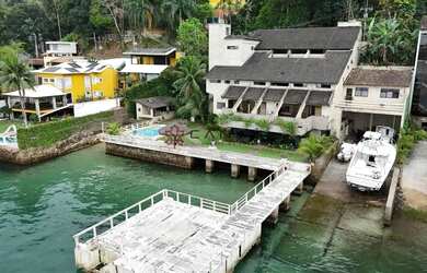 Imagem 9: Casa costeira com praia de 8 suítes, em Angra dos Reis-RJ