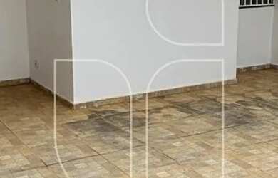 Imagem: A casa possui 1 Dormitório, 1 Banheiro, 2 Vagas na garagem