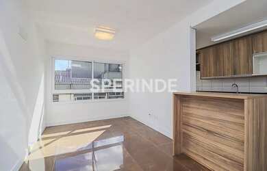 Imagem: O apartamento possui 2 Dormitórios, 1 Banheiro, 2 Vagas na