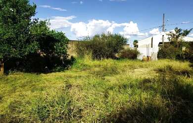 Imagem: O terreno possui 868m² de Área e Imóvel novo e está localizado