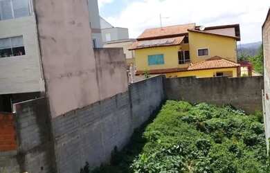 Imagem: O terreno à venda possui e está localizado em Parque Nova