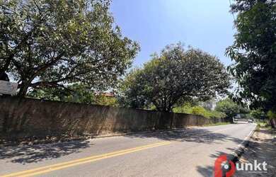 Imagem: O terreno possui 3.748m² de Área e está localizado em Flores