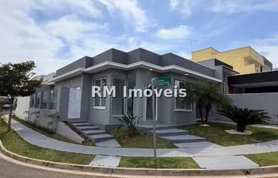 Imagem: A casa em condomínio possui 3 Dormitórios, 2 Banheiros, 2