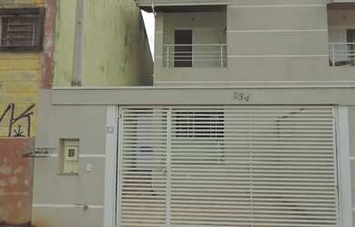 Imagem: A casa possui 2 Dormitórios, 2 Banheiros, 2 Vagas na garagem