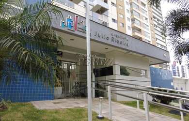 Imagem: O apartamento possui 3 Dormitórios, 1 Banheiro, 1 Vaga na garagem