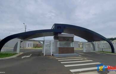 Imagem: A casa em condomínio possui 3 Dormitórios, 2 Banheiros, 2