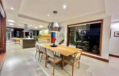 Imagem 2: DR-Manguinhos espera por você casa espaçosa com design contemporâneo...