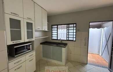 Imagem: A casa em condomínio possui 3 Dormitórios, 1 Banheiro, 100m²