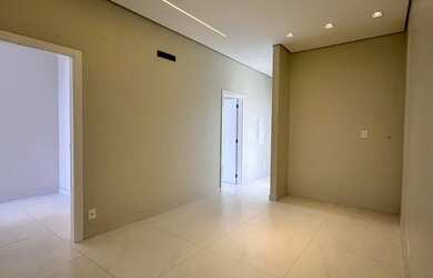 Imagem 10: Duplex em Fino Acabamento/ 04 Suítes com closet e Varanda/ 03Suítes...