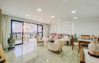 Imagem: O apartamento na cobertura possui 4 Dormitórios, 4 Banheiros