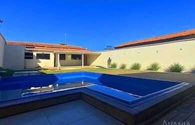 Imagem: A casa possui 2 Dormitórios, 1 Banheiro, 5 Vagas na garagem