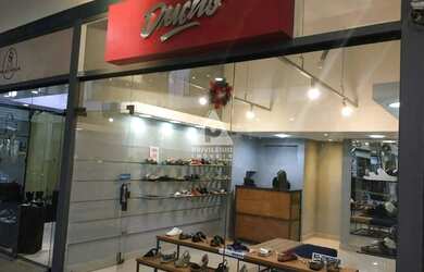 Imagem: O depósito possui 1 Vaga na garagem e 48m² de Área e está