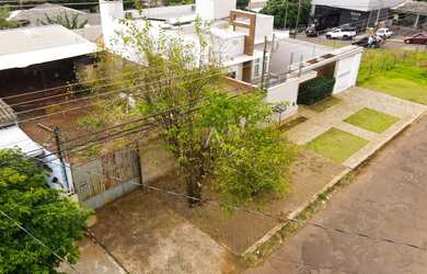 Imagem: O terreno possui 402m² de Área e está localizado em Parque