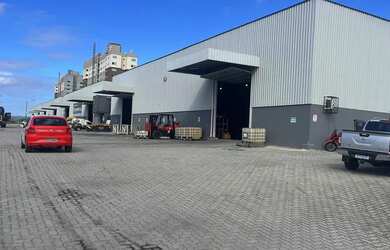 Imagem 5: Garpão com 740m² para locação no bairro cordeiros