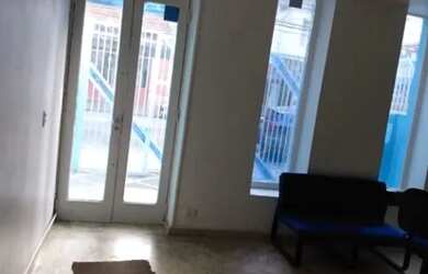 Imagem: O depósito possui 2 Vagas na garagem, 150m² de Área e está