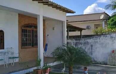 Imagem: A casa à venda possui 2 Dormitórios, 2 Banheiros, 2 Vagas