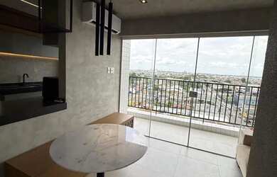 Imagem: O apartamento possui 1 Dormitório, 1 Banheiro, 1 Vaga na garagem