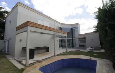 Imagem: A casa em condomínio possui 3 Dormitórios, 3 Banheiros, 4